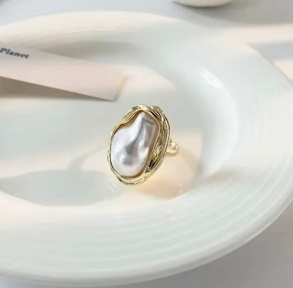 Adjustable Pearl Ring - Gold