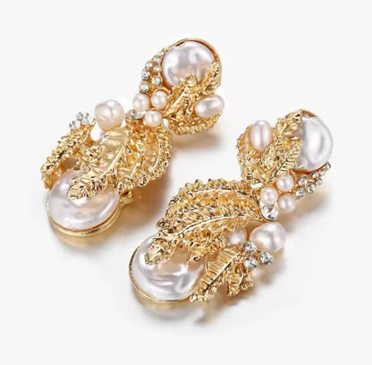 Pearl Stud Earrings - Gold