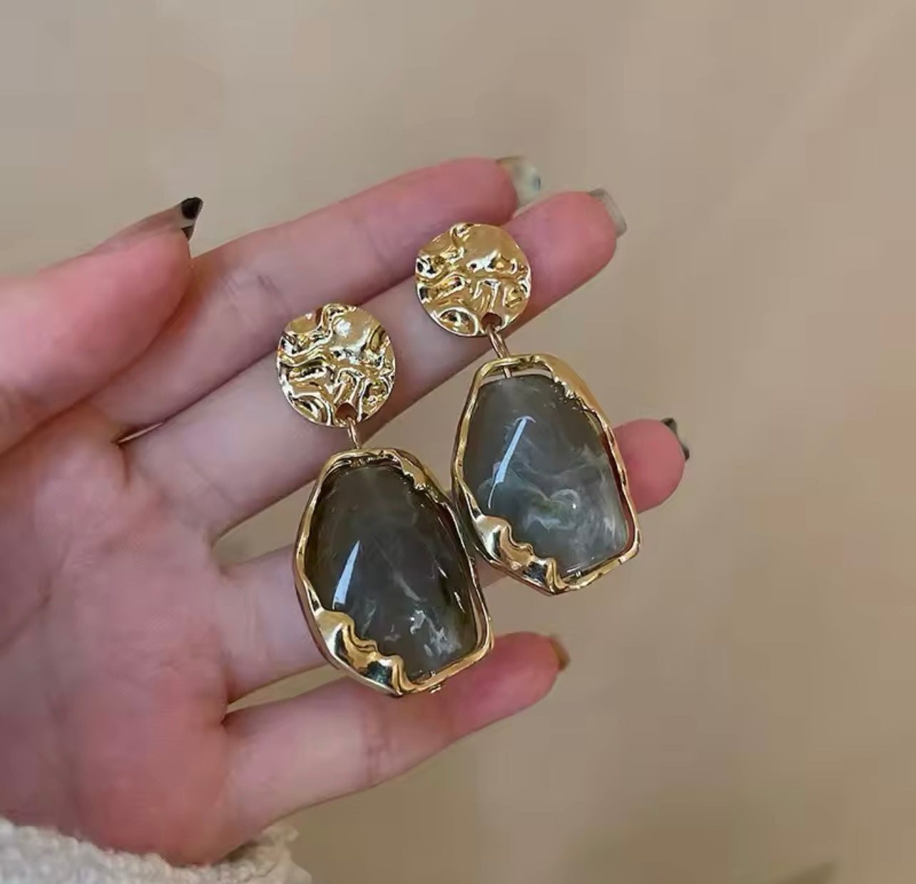 Vintage Pendant Earrings - Green