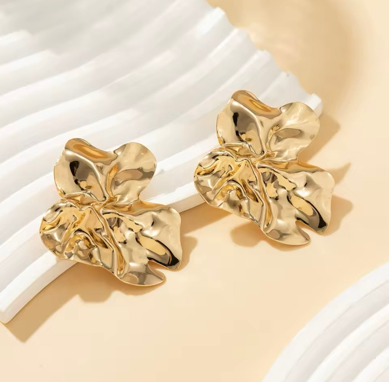 Metal Irregular Flower Earrings - Gold