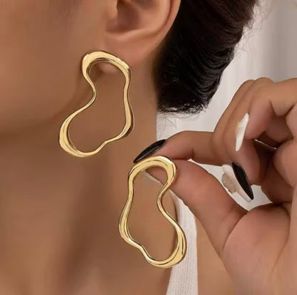 Irregular Minimalist Earrings - Gold