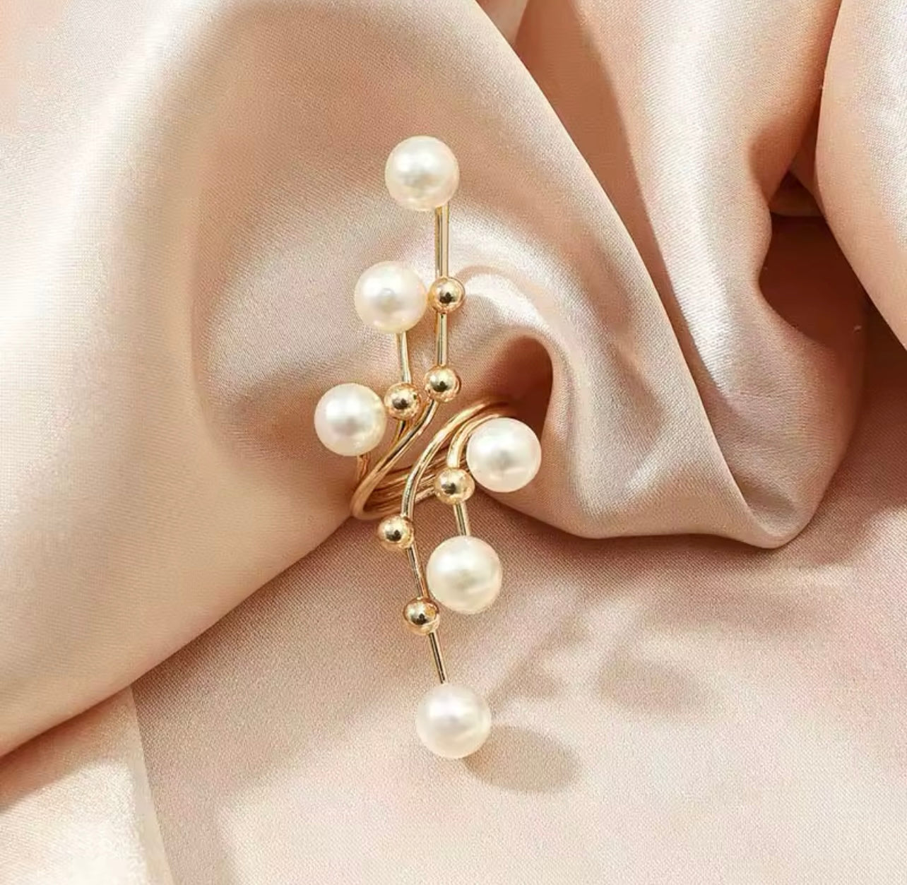 White Pearl Statment Ring - Gold