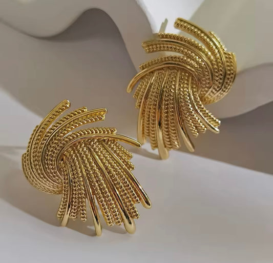 Irregular Metal Twist Earrings - Gold